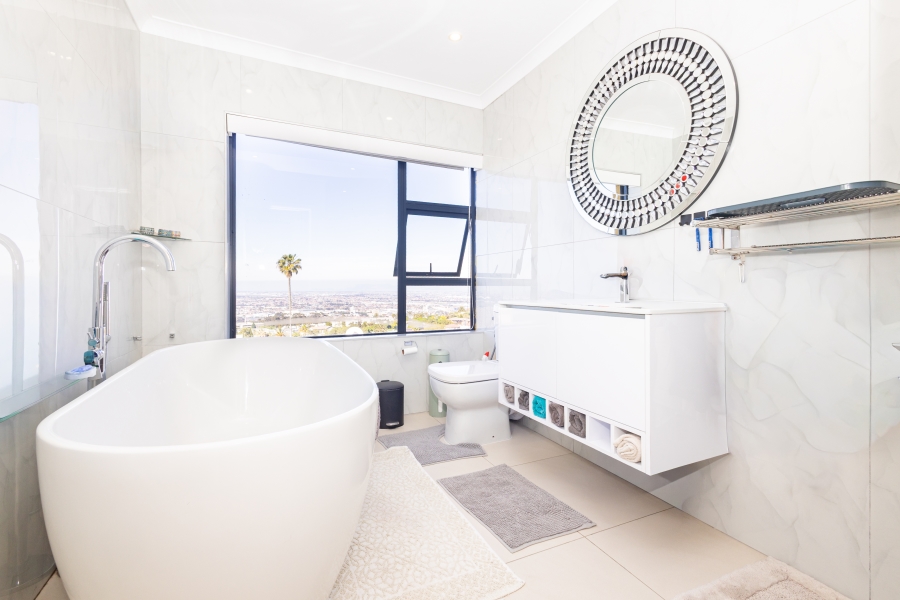 4 Bedroom Property for Sale in Loevenstein Western Cape